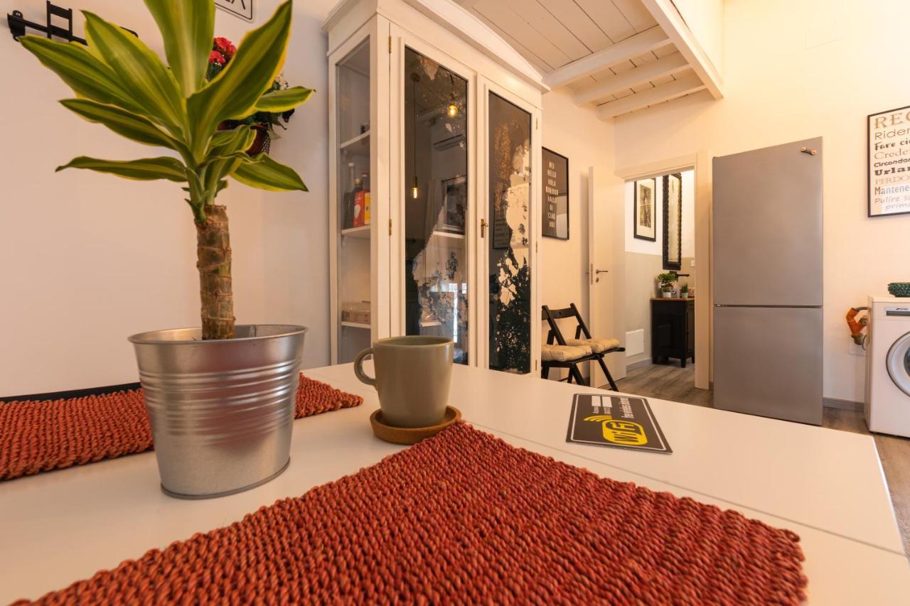 פלרמו Elly Holiday House מראה חיצוני תמונה